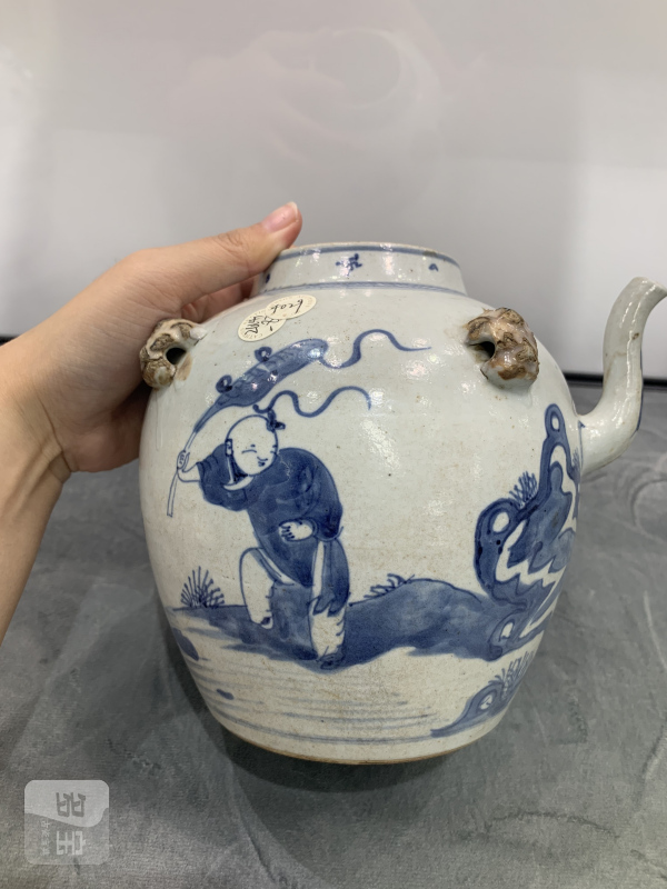 清康熙青花婴戏纹四兽耳系壶 - 图2